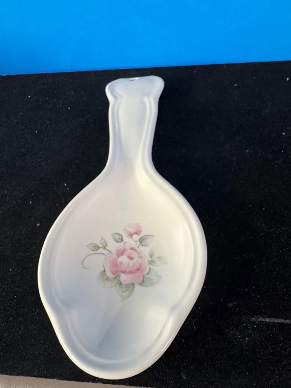 vintage Pfaltzgraff spoon rest in the 
